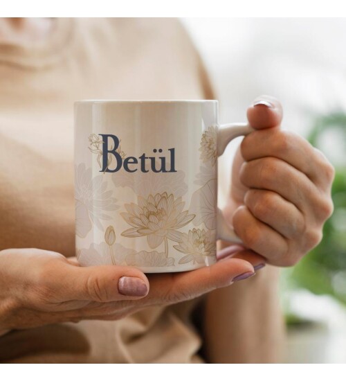 Kişiye Özel Yuvarlak Çiçek Desenli İsim ve Harf Baskılı Kupa HK106