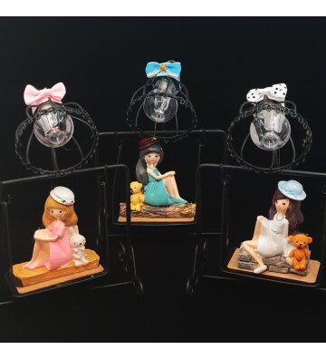 Salıncakta Sallanan Kız Işıklı Biblo Masa Lambası